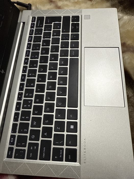 Hp elite book 830 G8