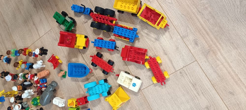 Кутия от няколко комплекта оригинално Lego Duplo