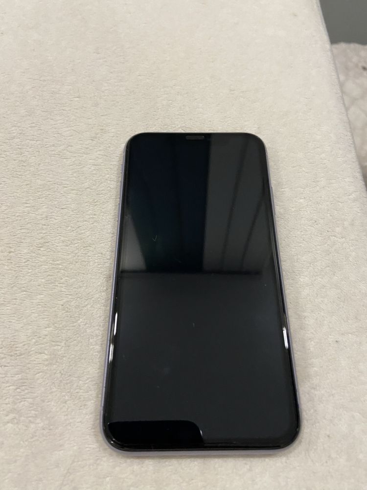 Продавам iphone 11