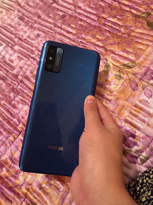 Honar  телефон отличном состояни продам срочно