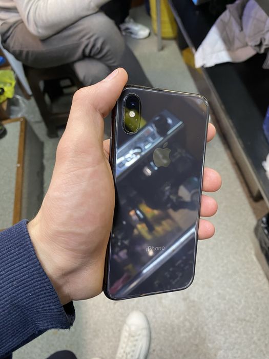 Iphone x srochna sotiladi