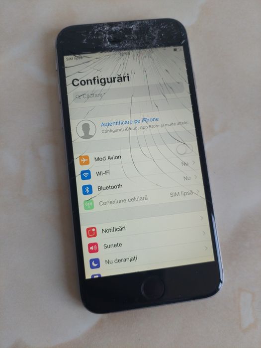 Vând Apple iPhone 6 Space Gray de 64Gb Neverlocked (spart) /poze reale