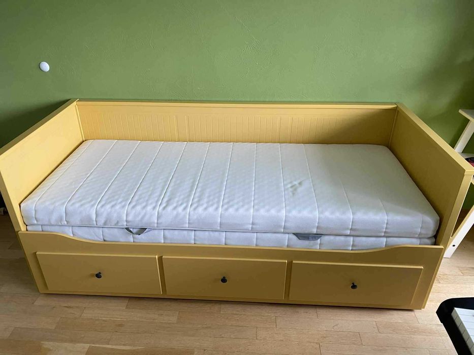 Кушетка Hemnes ikea с 2 бр матраци