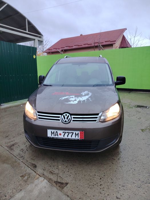 VW caddy maxi 5locuri 2012  140 cp