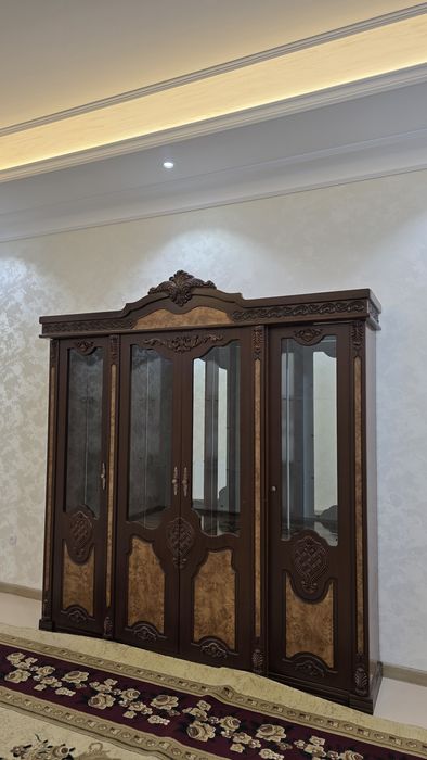 Stenka shkaf sotiladi