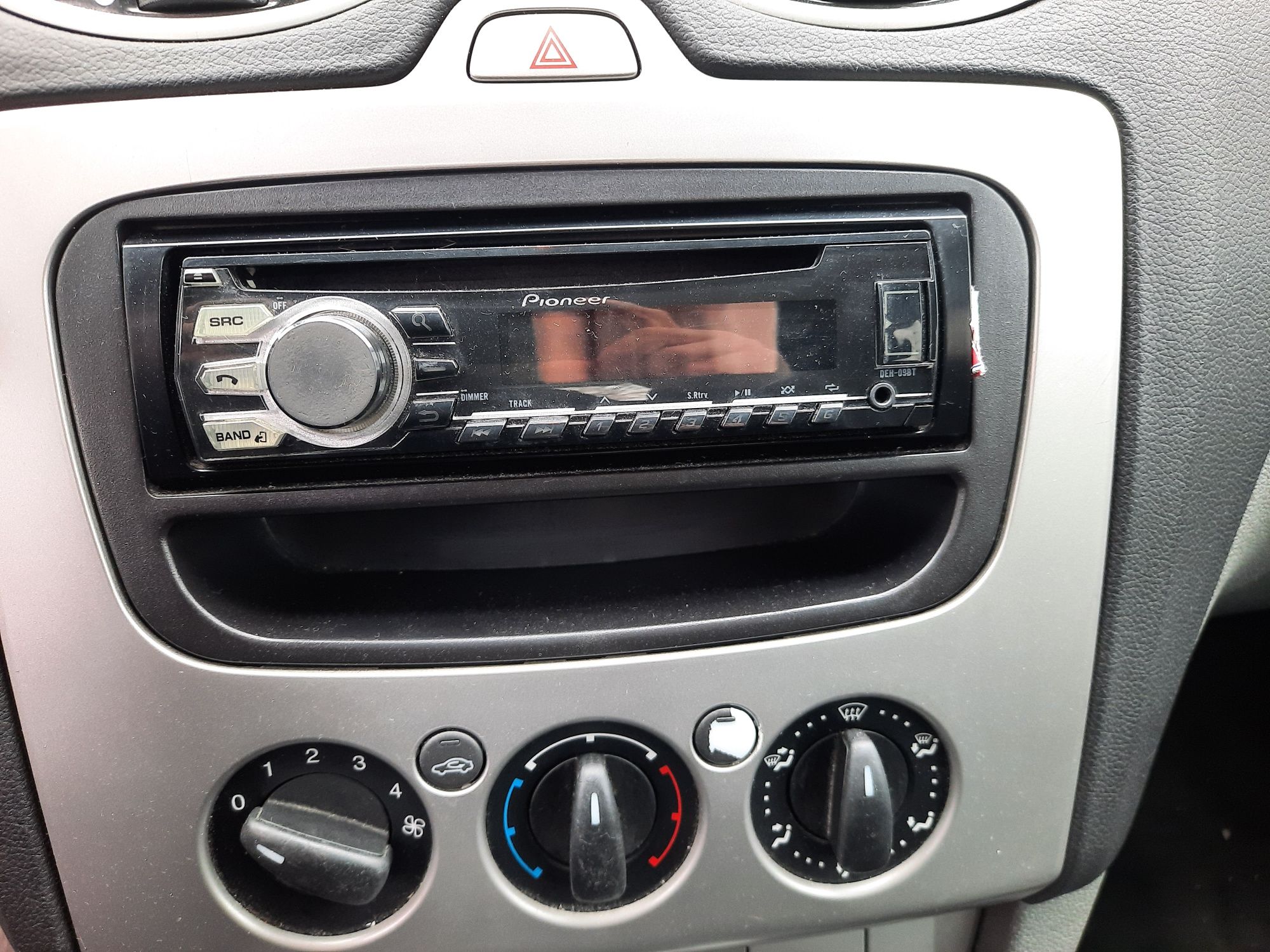 Radio CD +rama adaptoare Ford