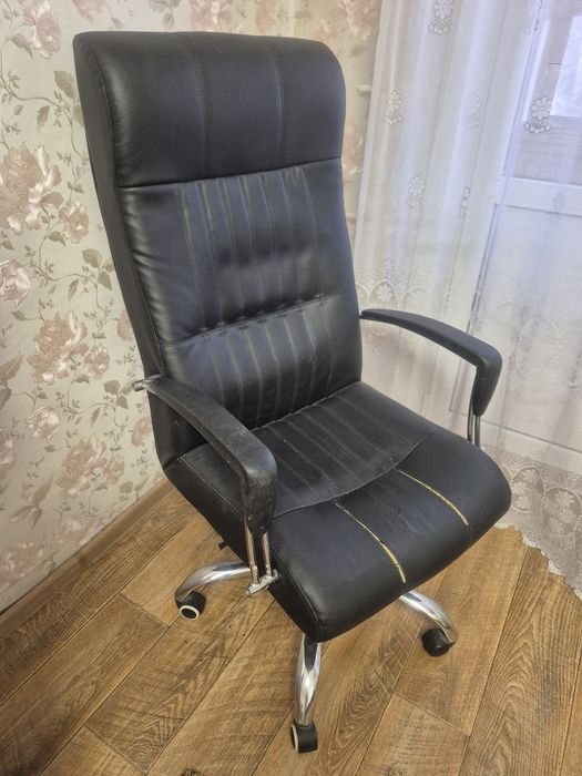 Продам компьютерное кресло