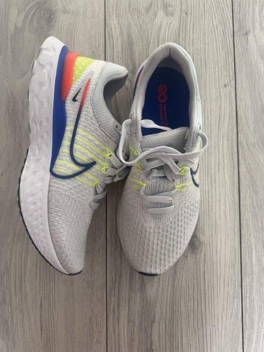 Adidasi nike react nr 42.5
