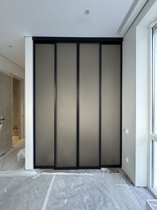 Межкомнатная перегородка,лофт,раздвижные двери,зеркало,стекло в душ