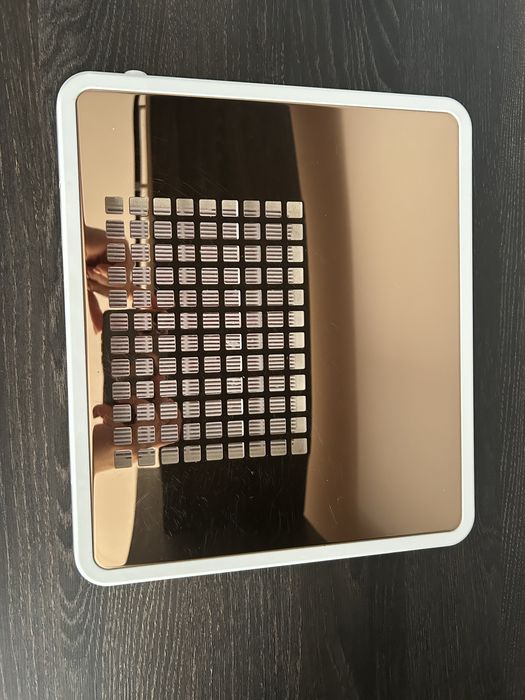 Aspirator profesional pentru manichiură