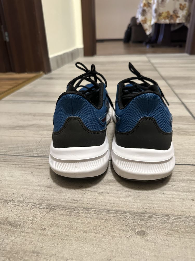 Маратонки ASICS като чисто нови!