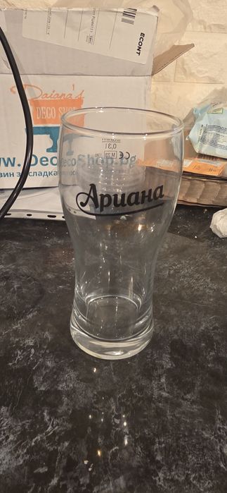 Чаши, чинии и прибори