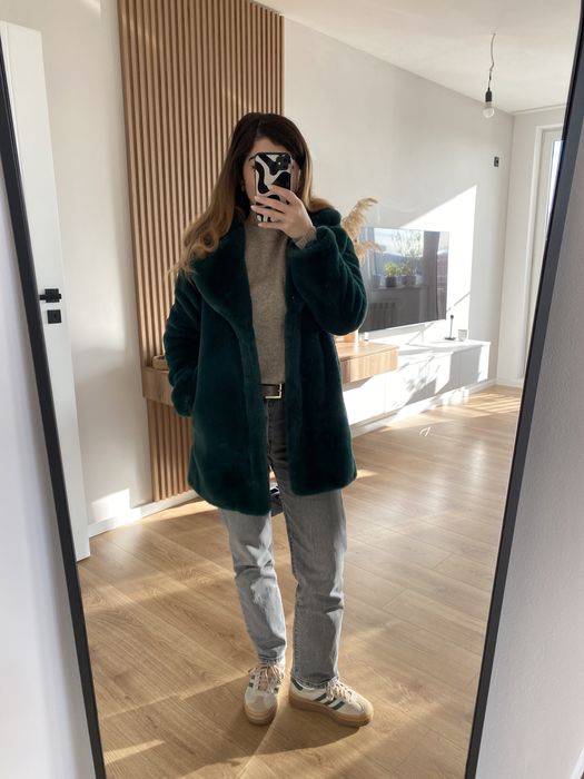 Palton blana artificiala - XS