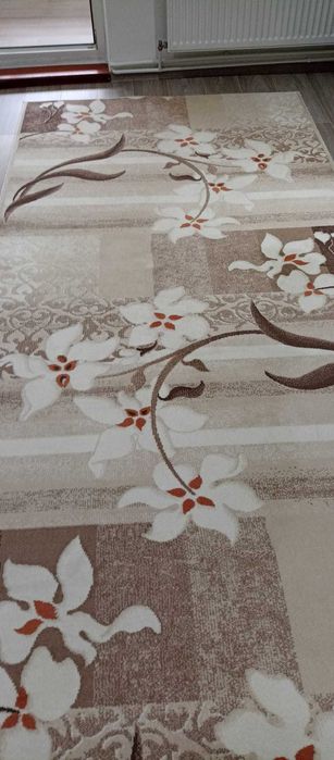 Covor mare bej cu flori