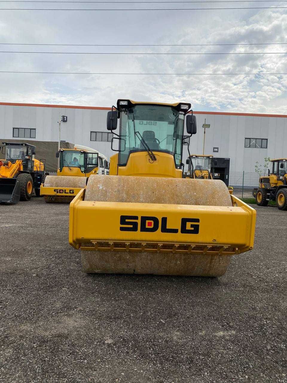 дорожный каток SDLG 18 тонна RS8180H