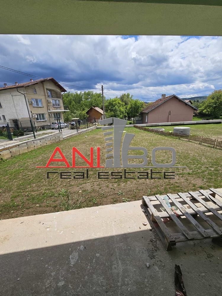 Къща в Перник, област-с.Драгичево площ 180 цена 265000