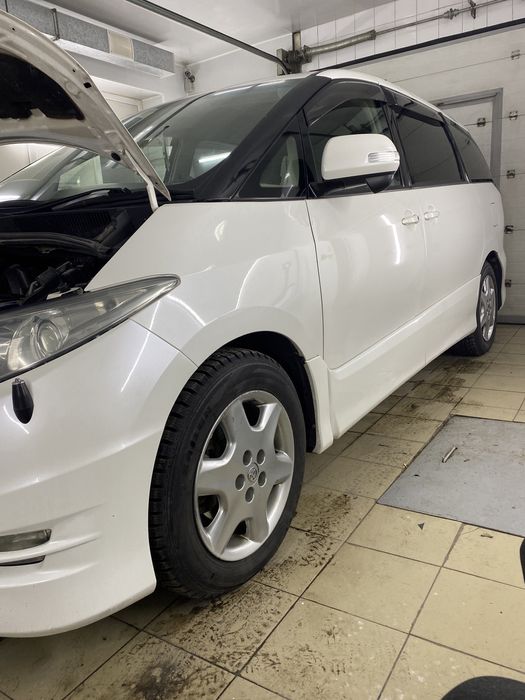 Toyota Estima Aeras