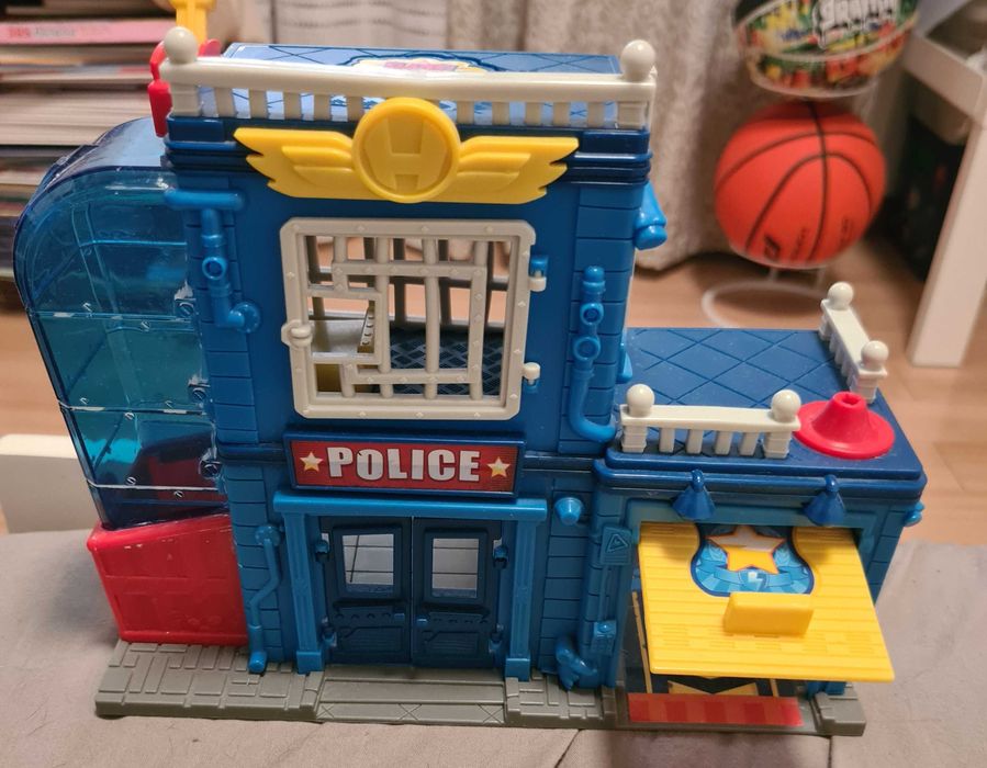 SuperZings, set de joaca Sectia de politie