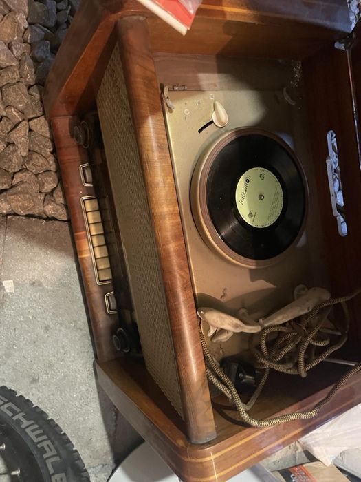 Руско радио с грамофон Восток57