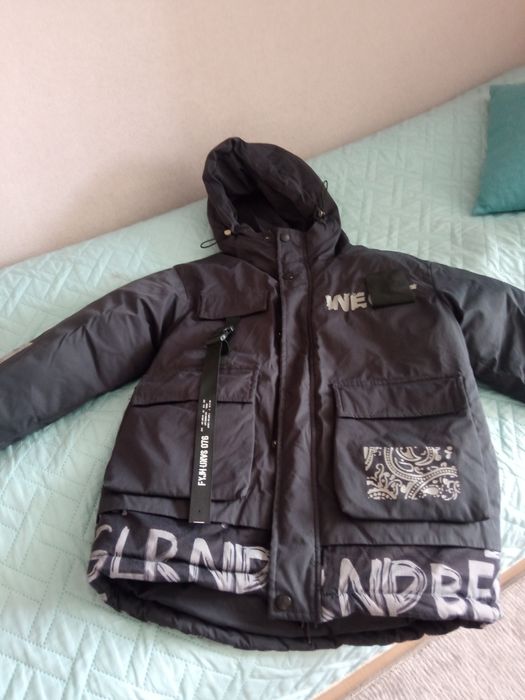 Продам зимнюю куртку, на мальчика, район стрелки