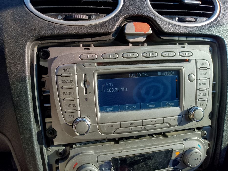 Casetofon display original cu tot cu rama adaptoare Ford focus 2 2008