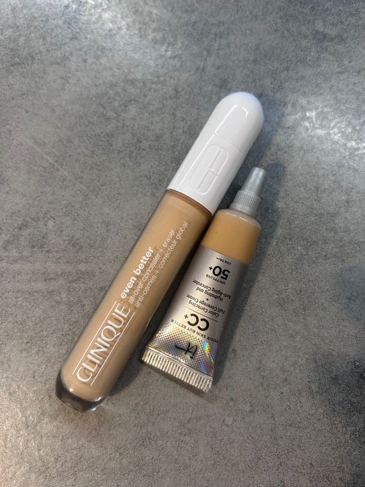 Коректор Clinique