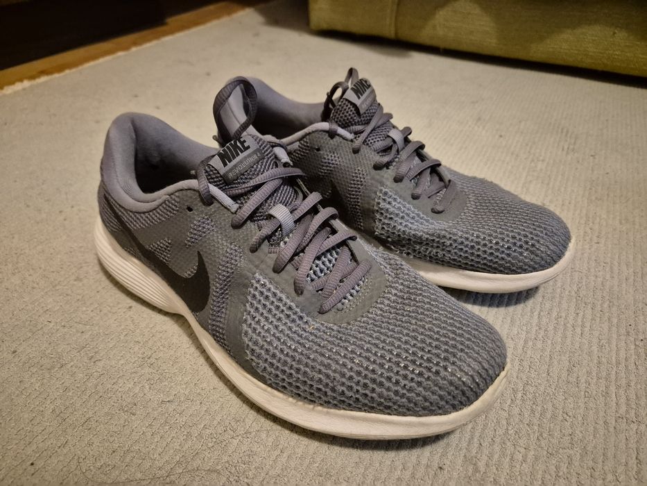 Nike revolution 4 - 44.5 - 40 лв