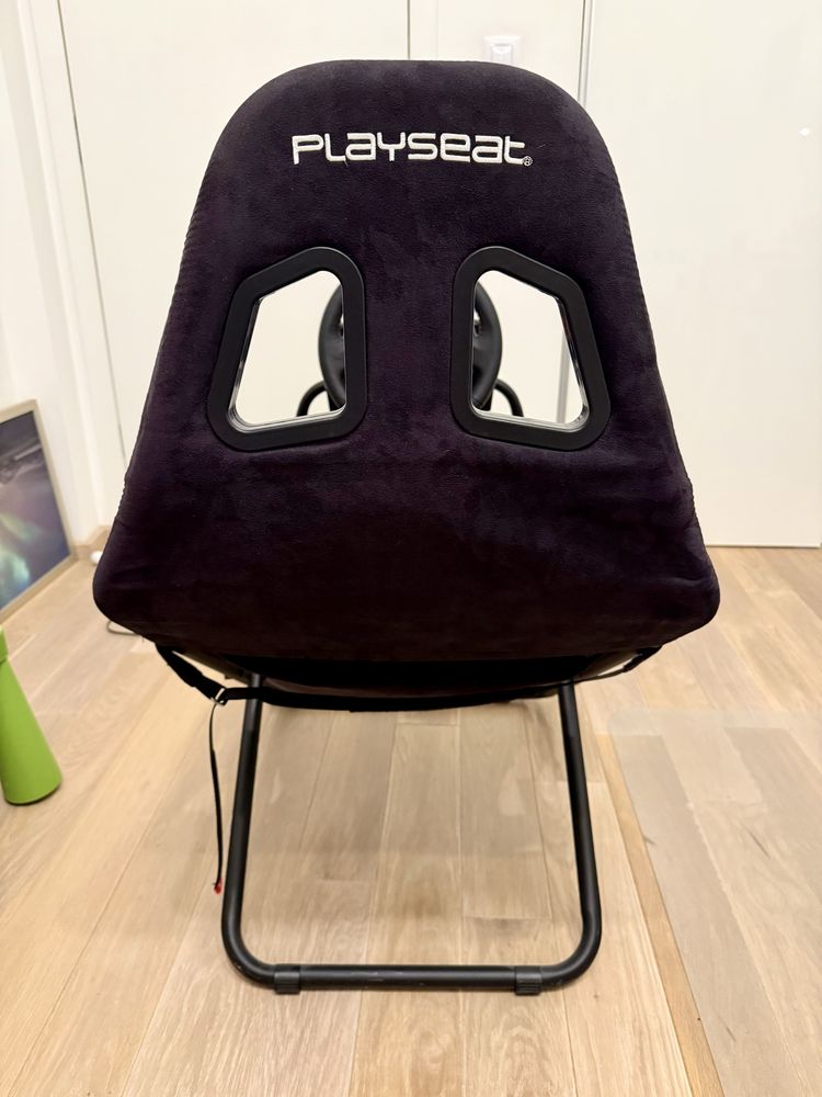 Волан с педали Logitech G29 + Playseat Challenge Actifit
