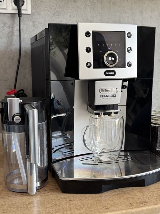 Кафеавтомат Delonghi Perfecta Cappuccino
