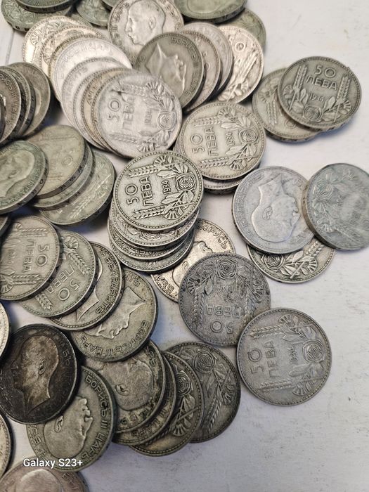 Продавам 150 бройки сребърни монети, 50 лева от 1934 година.Цената е 2