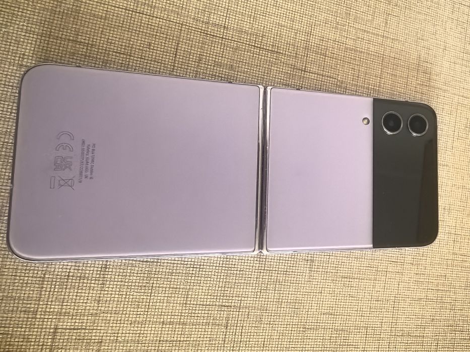 Samsung Galaxy Z Flip4