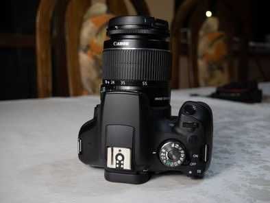 Canon EOS200D + китов обектив и обектив 75-300мм