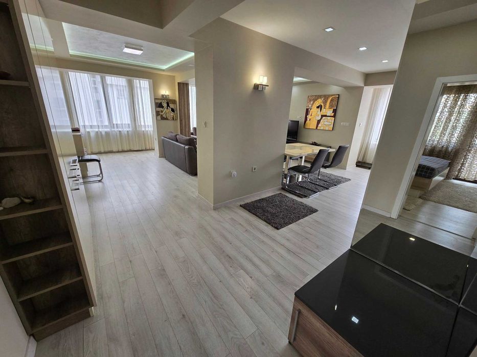 Дава се под наем Тристаен апартамент в Стара Загора, Център - 120 кв.м за 535.5 € - Снимка #4