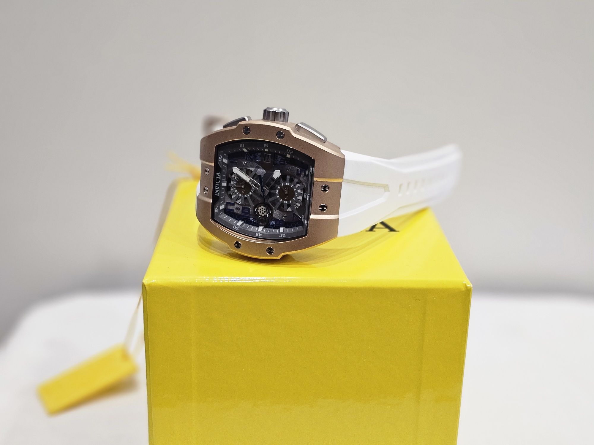Мъжки часовник INVICTA Racing White and Rose Gold