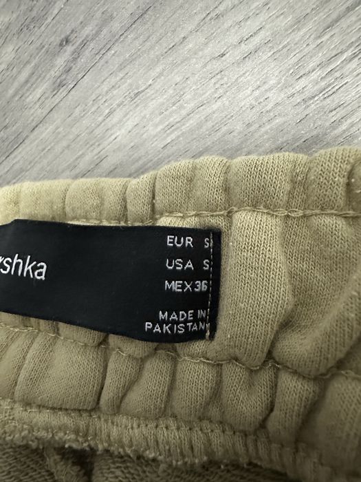 pantaloni scurti bershka