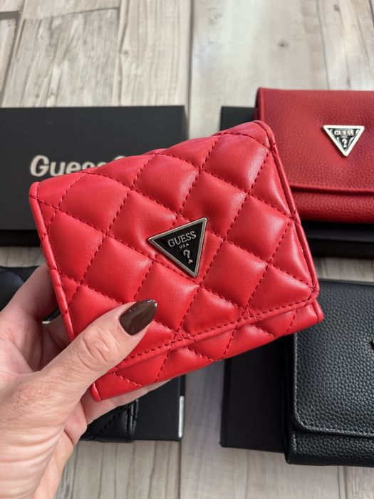 Дамски портмонета Guess Miu Miu Celine