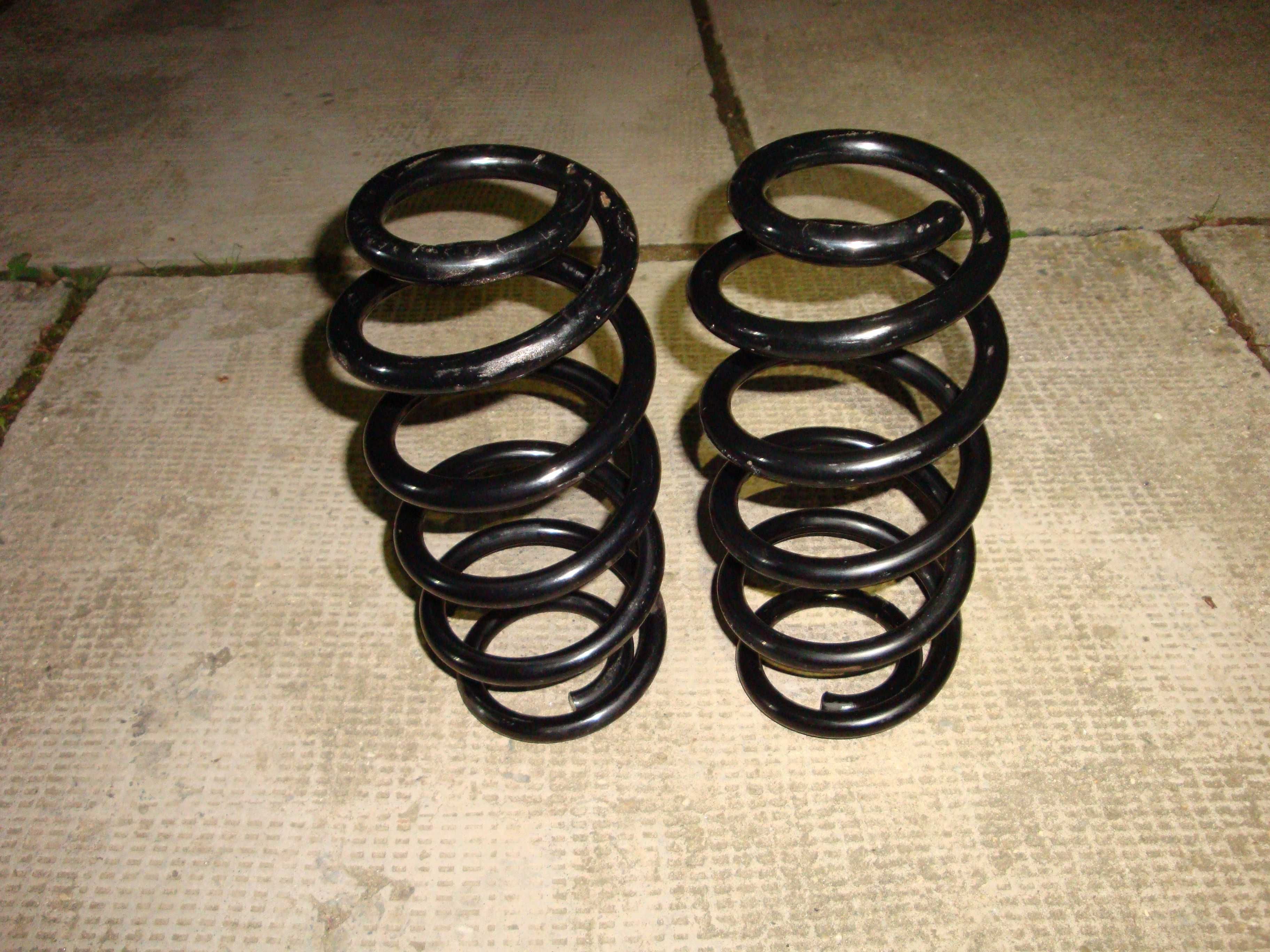 set 2 arcuri arc spiral punte fata Audi A4 B6 sedan KYB K-flex RA3794
