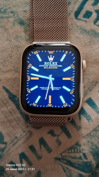 фитнес браслет .