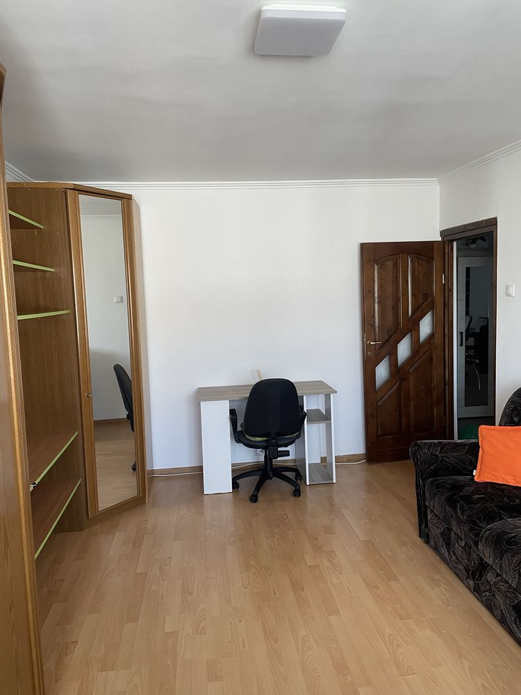 Inchiriez apartament