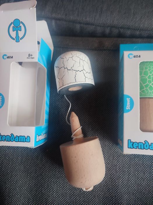 Kendama profesională model pill de lemn