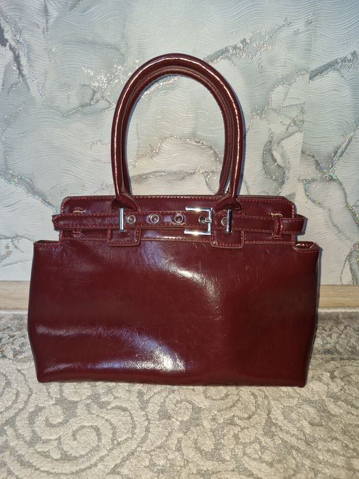 Qizlar uchun bordoviy sumka/Женская бордовая сумка