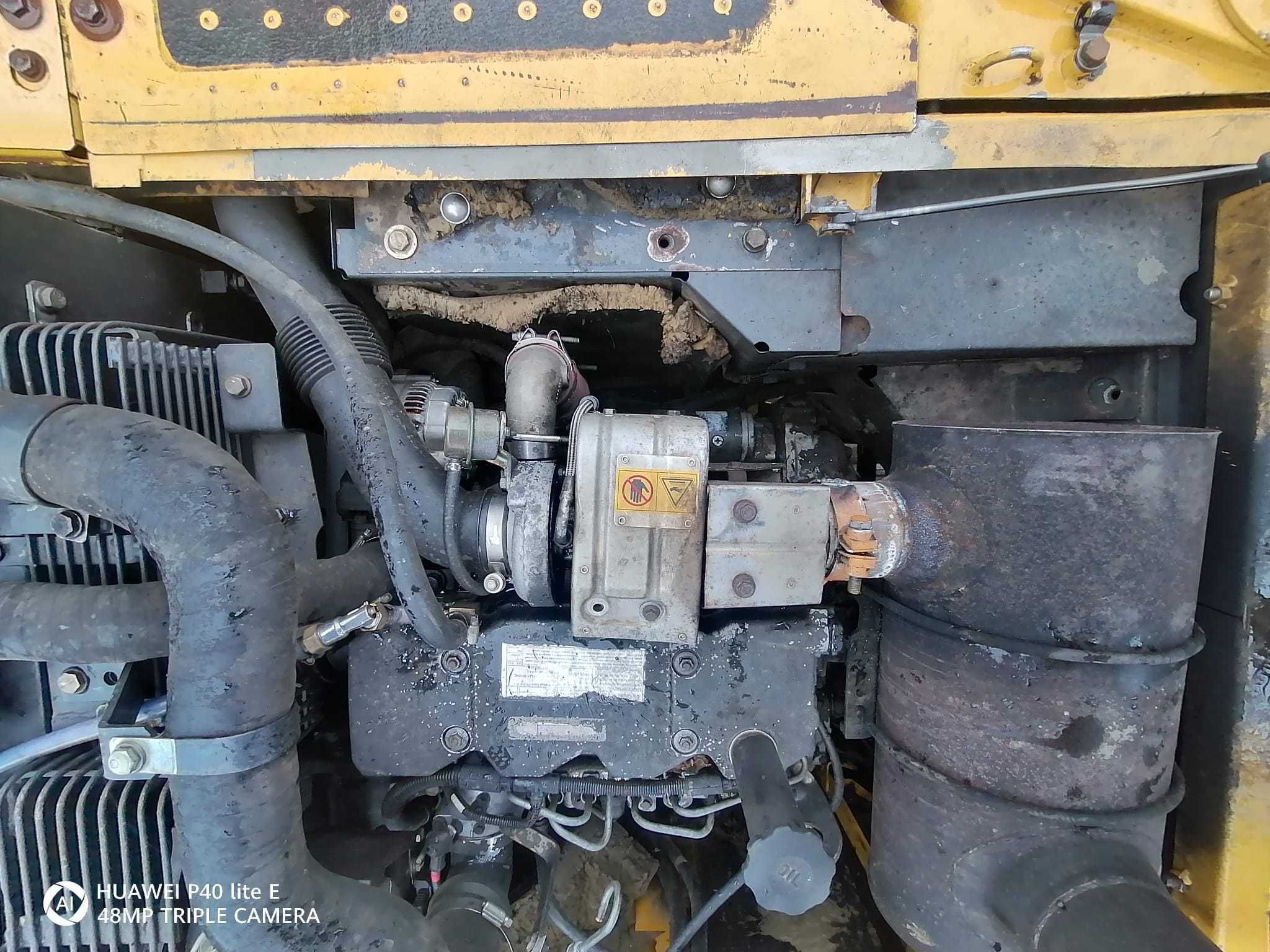 Motor Komatsu SAA4D107E