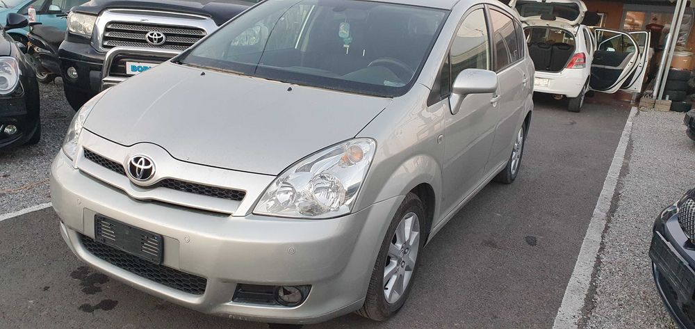 Тойота корола версо за части