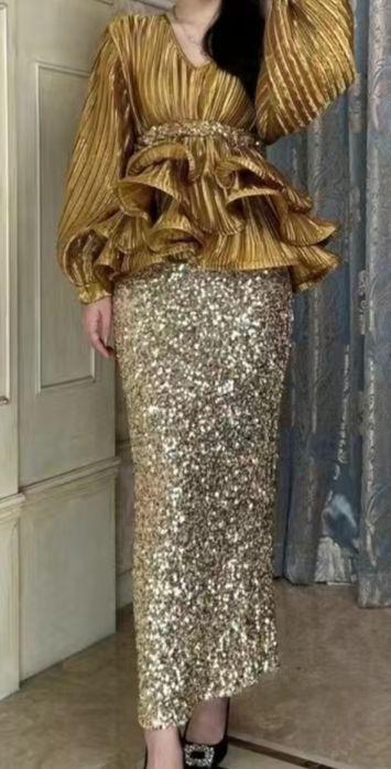 Вечерний костюм шикарный