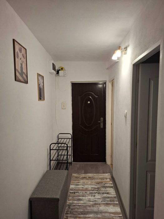Inchiriez apartament