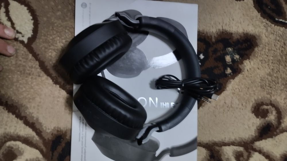 Блютуз .наушники