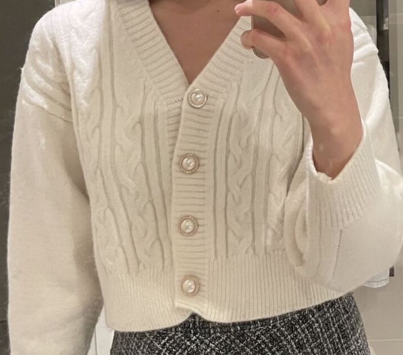 Жилетка със златни копчета