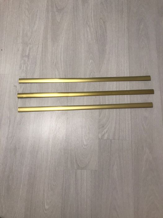 Потолочный плинтус Карниз Кафель Пенопласт Труба для отопления