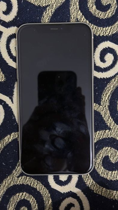 Продам айфон 11 заблокированы
