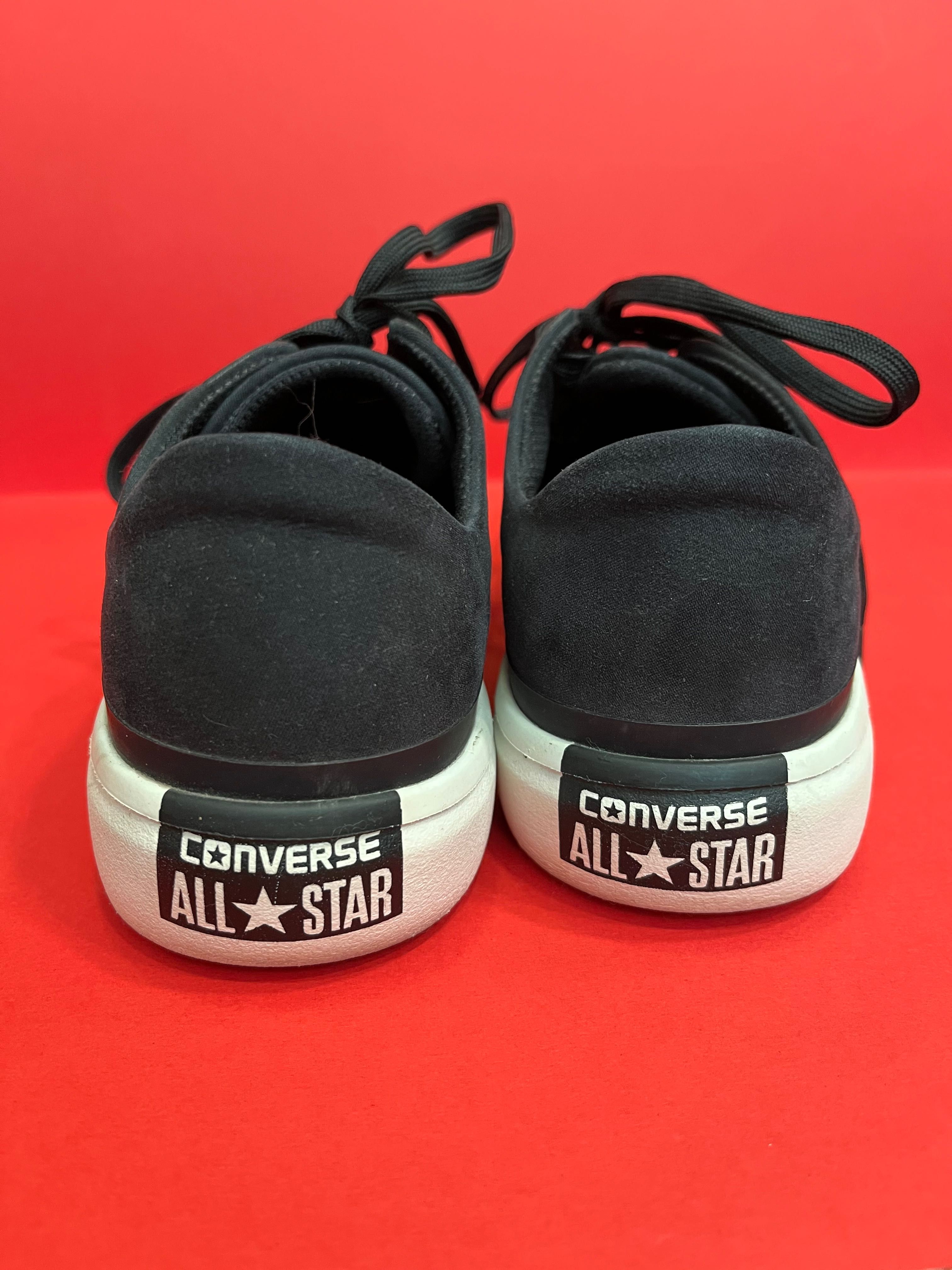 Без забележки converse естествена кожа